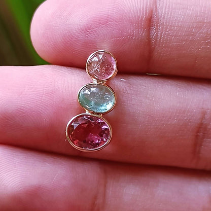 Close-up of Dreamy Morning Pendant – gold handcrafted detail